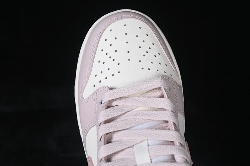 All categories Nk SB Dunk Series Nk SB Dunk Low High-end customized low-top sneakers Nike SB Dunk Low white and pink color low-top casual sneakers IM6572-602